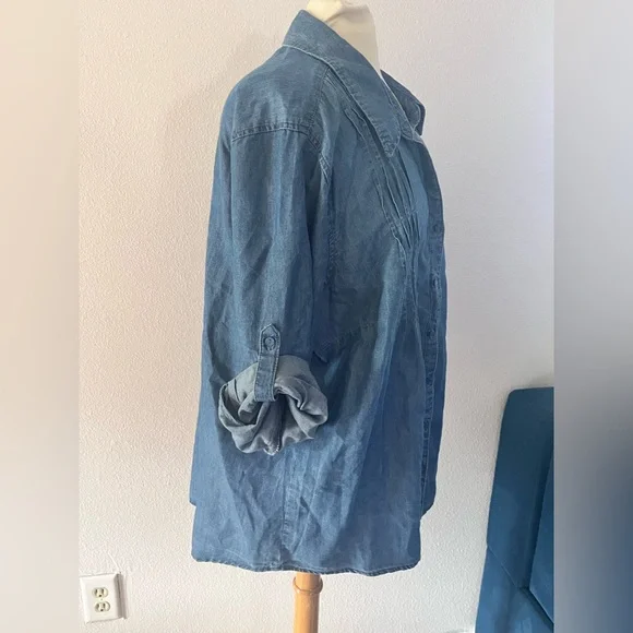 Gloria Vanderbilt Giselle Chambray button down top - Picture 5 of 9